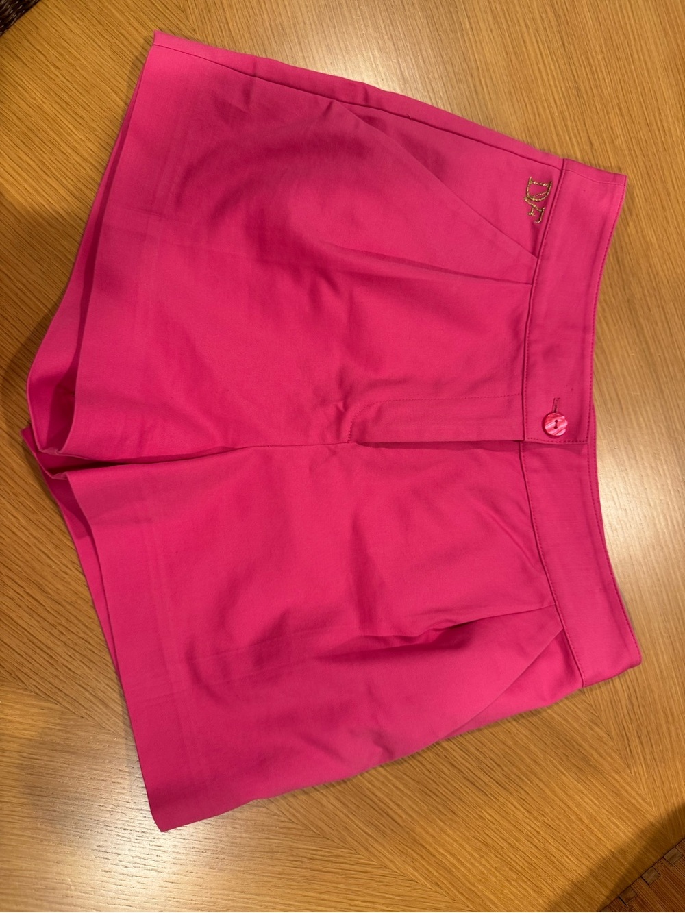 Diane VonFurstenberg Women’s classic Pink Short - DVF size 0